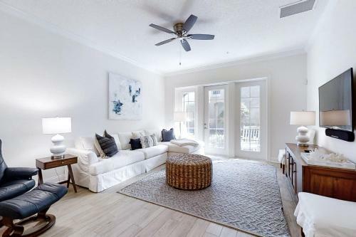 1704 Summerwoods