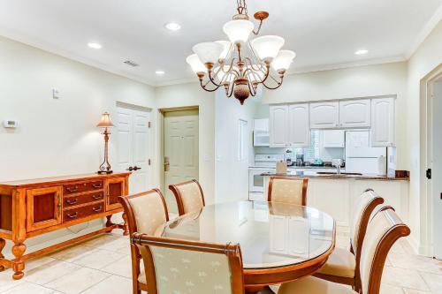 Tennis Villas III