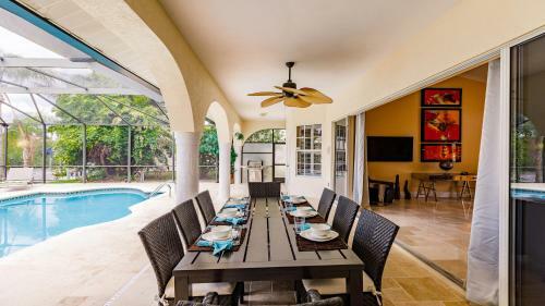Villa Tropicana - Luxury With Pool