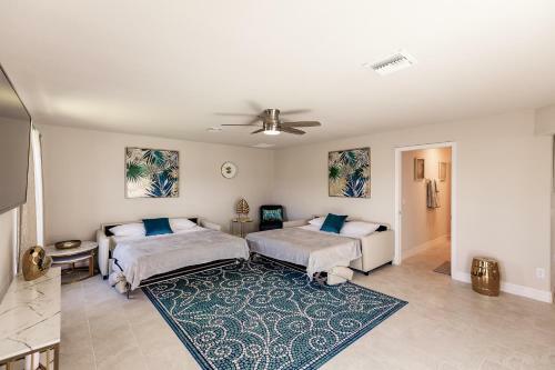 Waterfront Home With Golf Access & Heated Pool