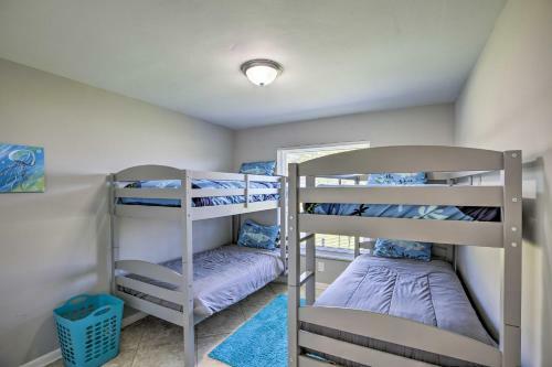 Canalfront Home With Dock Swim, Golf And Explore!