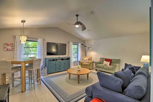 Tropical Cape Coral Villa On Canal With Lanai!