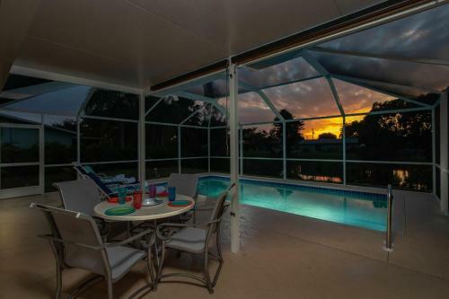 Bikini Bottom Bungalow - Heated Pool & Game Room - Roelens Vacations