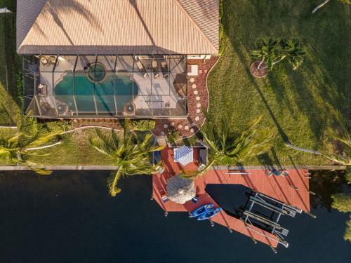 Custom Infinity Pool & Spa With Kayaks - Villa Bella Del Sol - Roelens Vacations