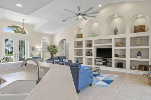 Cape Serenity- Luxury Waterfront Villa With Kayaks