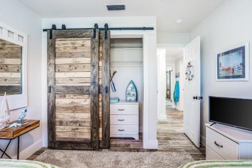 Beachy Haven With Gulf Access