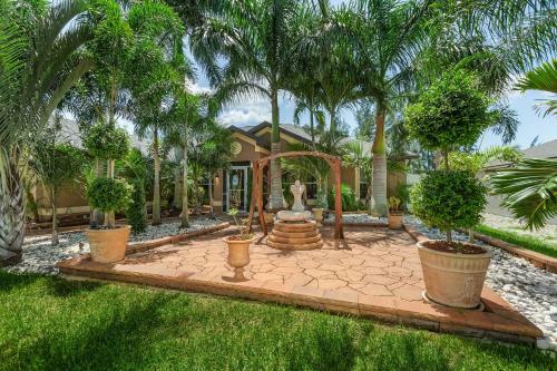 Private Waterfront Villa Heated Pool Pool Table Villa Heat Wave - Roelens Vacations