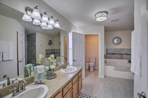 Canalfront Cape Coral Home With Screened Patio!