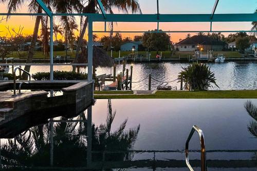 Upscale Cape Coral Retreat With Infinity Pool And Spa!