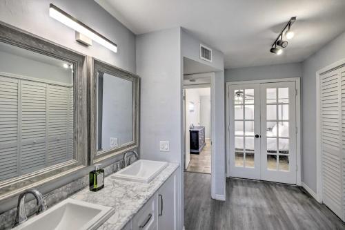Chic Cape Coral Oasis With Pool About 7 Mi To Beach
