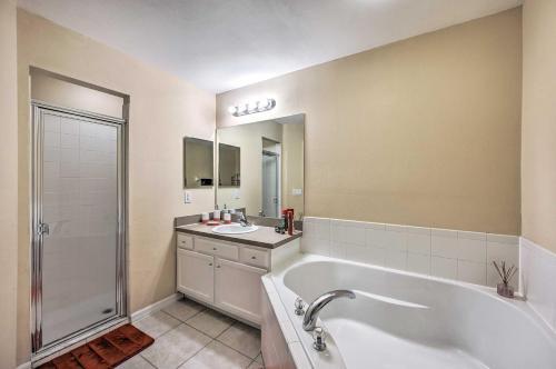 Cape Coral Home With Fenced Yard 11 Mi To Beach