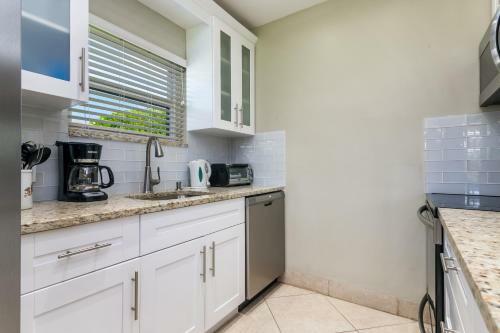 Beach Resort Villa - Beautiful Updated