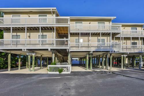 Apartamento 100 Steps To Indian Rocks Beach, Ocean Side, 2 Bedroom Updated Condo