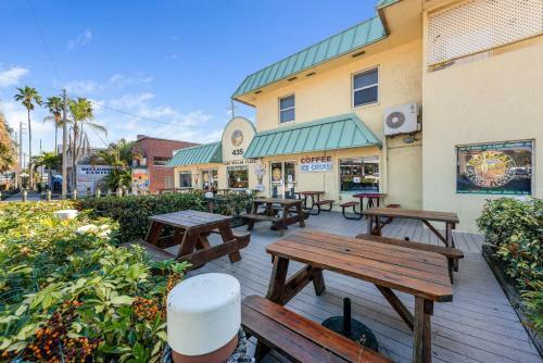 Charming Beach Front Cottage With Stunning Unset Views Pets Are Welcome Here Bella11