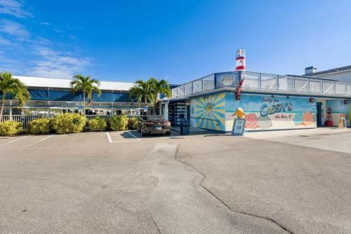 Charming Beach Cottage With Stunning Unset Views Pets Are Welcome Here Bella8