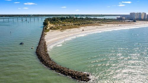 Charming Beach Cottage With Stunning Unset Views Pets Are Welcome Here Bella8