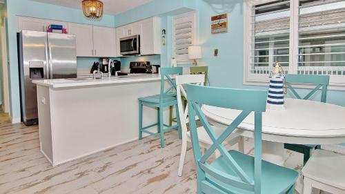 Shore Haven 4a By Teeming Vacation Rentals