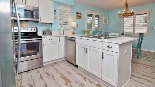 Shore Haven 4a By Teeming Vacation Rentals