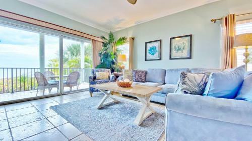 On The Rocks By Teeming Vacation Rentals