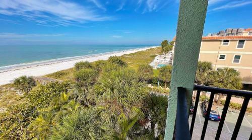 On The Rocks By Teeming Vacation Rentals