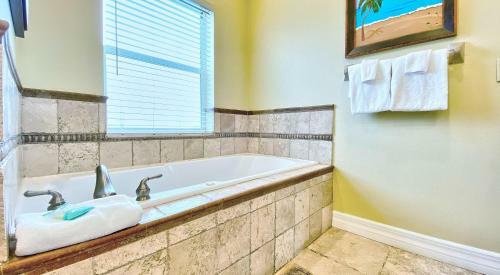 On The Rocks By Teeming Vacation Rentals