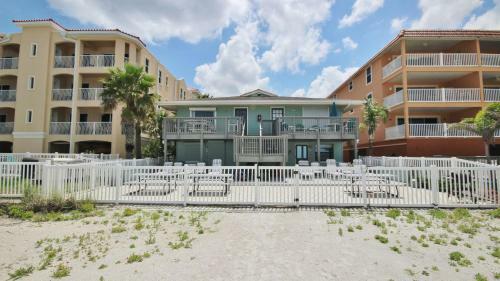 Lemar By Teeming Vacation Rentals