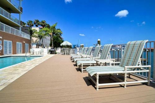 Apartamento Waterfront - 3beds -2kings -pool -balcony - Walk To Beach