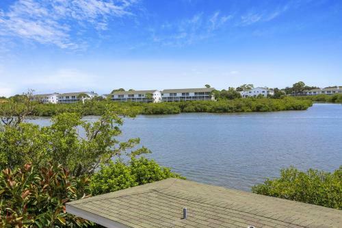 Sea Shell 24 -charming Townhome Near The Beach With Pool And Bbq