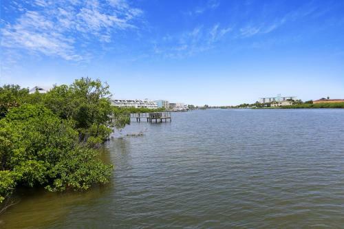 Sea Shell 24 -charming Townhome Near The Beach With Pool And Bbq