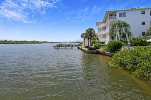 Sea Shell 24 -charming Townhome Near The Beach With Pool And Bbq