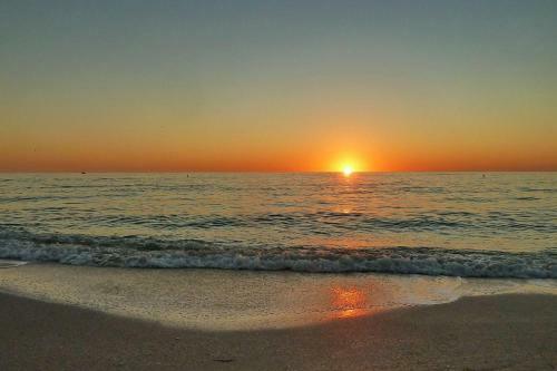 Sea Shell 24 -charming Townhome Near The Beach With Pool And Bbq