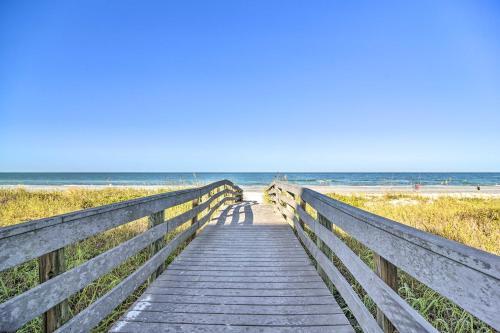 Indian Rocks Beach Home - 2 Blocks To Beach!