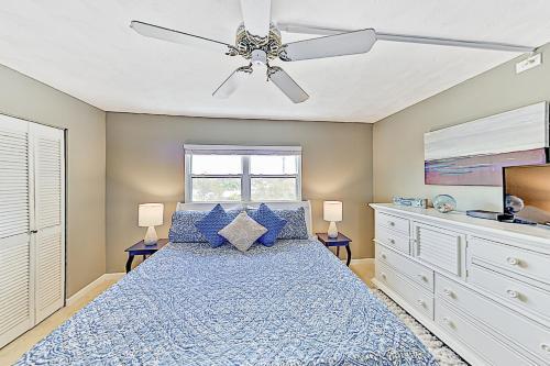 Bay Shores 417