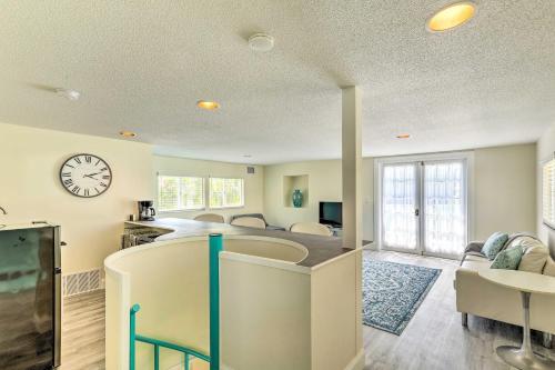 Tropical Waterfront Home Central Location!