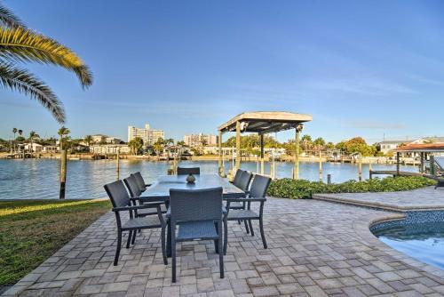 Chic Waterfront House With Pool, Spa And Dock!