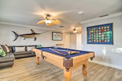 Chic Waterfront House With Pool, Spa And Dock!