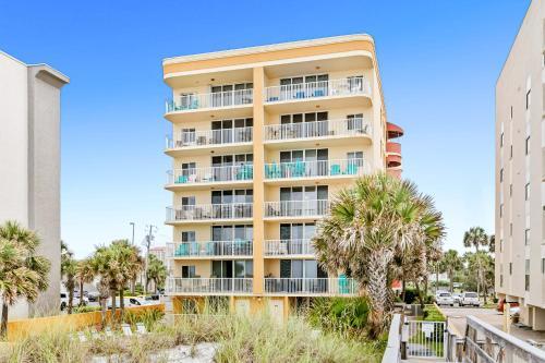Dune Pointe 403