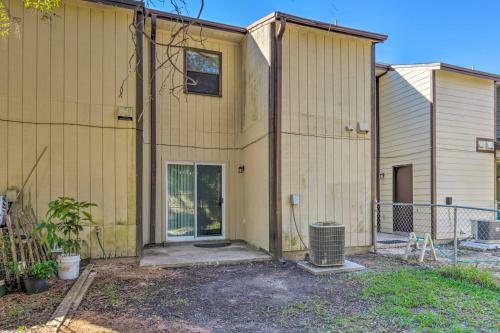 Fort Walton Beach Townhome Less Than 3 Mi To Beach!