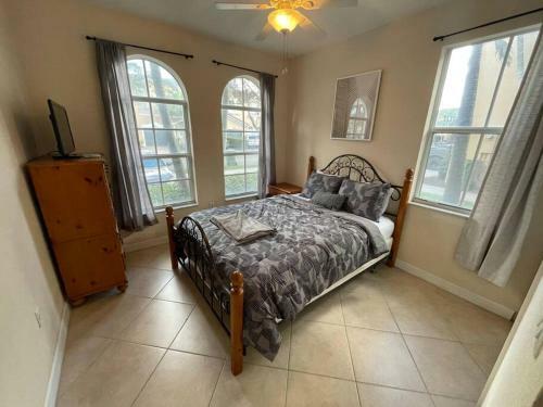 King Bed Home Near Keys, Miami Beach, Everglades