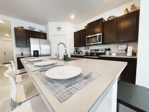 New 3br Spacious & Lux Beach House Theme By Air Base Miami