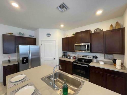New 3br Spacious & Lux Beach House Theme By Air Base Miami