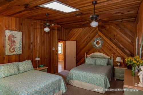Lodge Riverfront Treetop Bungalow