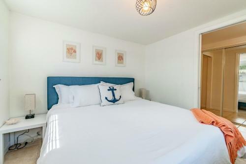 Coral Cabana - Waterfront Home With Dock