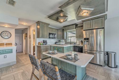 Canalfront Home Kayakers Paradise With Deck!
