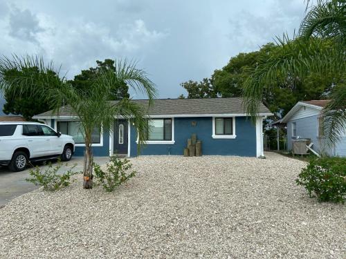 Gorgeous Seaside Seashell Cottage!