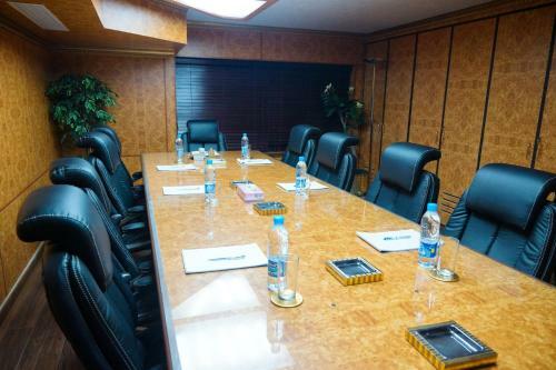 Mansour Plaza Hotel Apartments