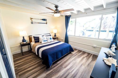 Newly Renovated 3br2ba Duplex With Private Dock