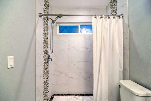 Updated Largo Home With Private Pool And Lanai!