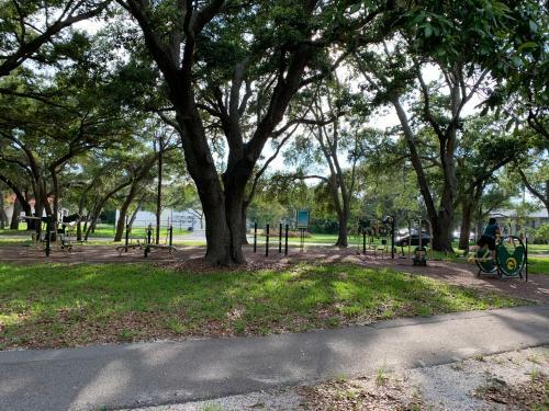 House 3br 1-bath, 8-min From Indian Rocks Beach, Nice Park Thru Back Gate