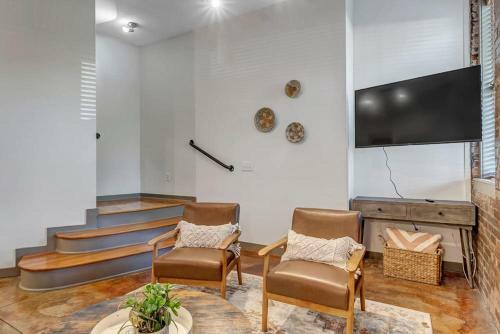 Modern, Insta-worthy 2b Townhome In Walkable Springfield!